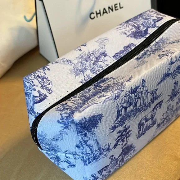 Makeup Case - Picture 3 of 5